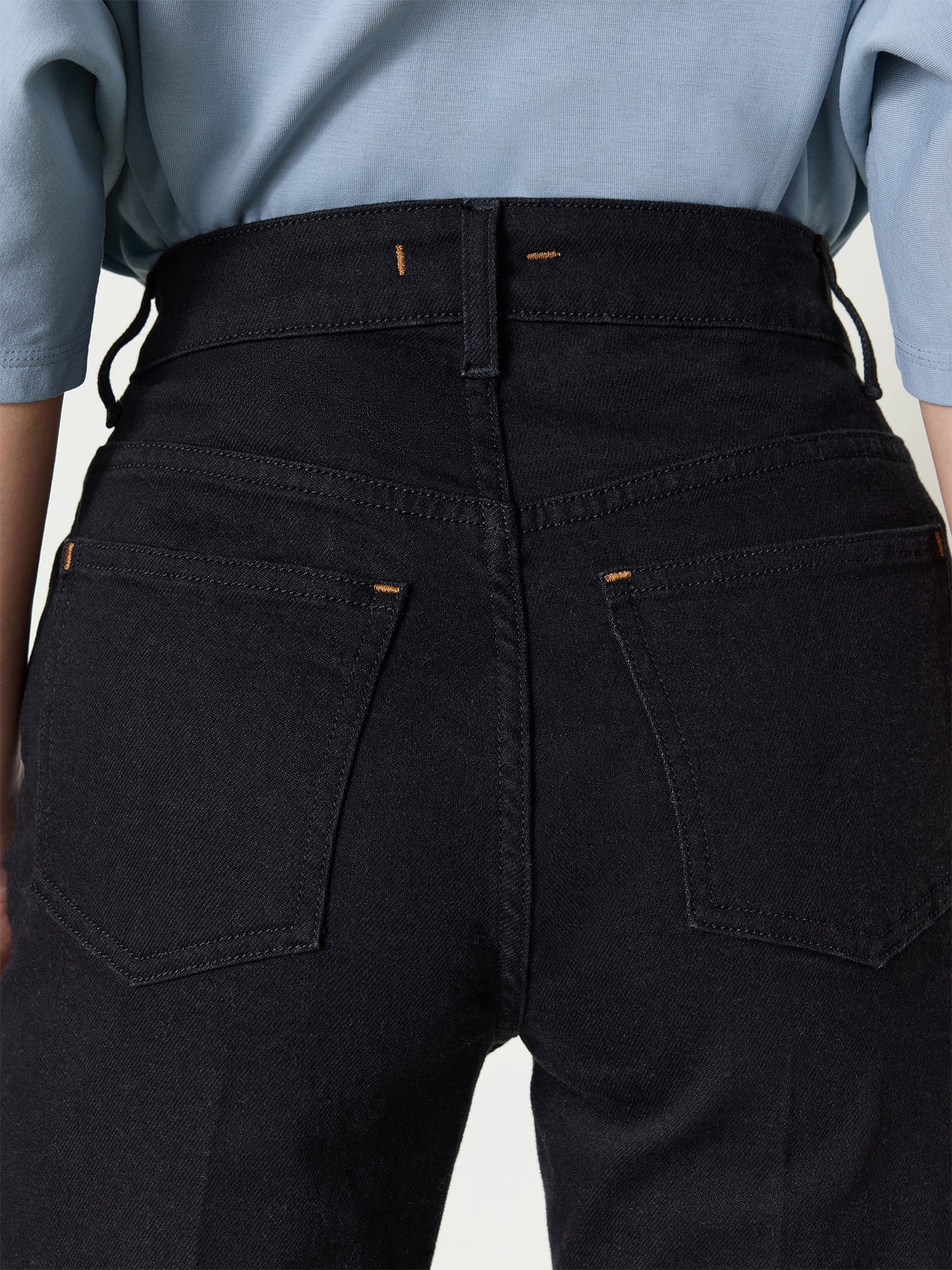 Ossou_CARRYOVER_OS11007-DR2502-0000_NOON.JEAN_DUSK.WASH_DETAIL_1