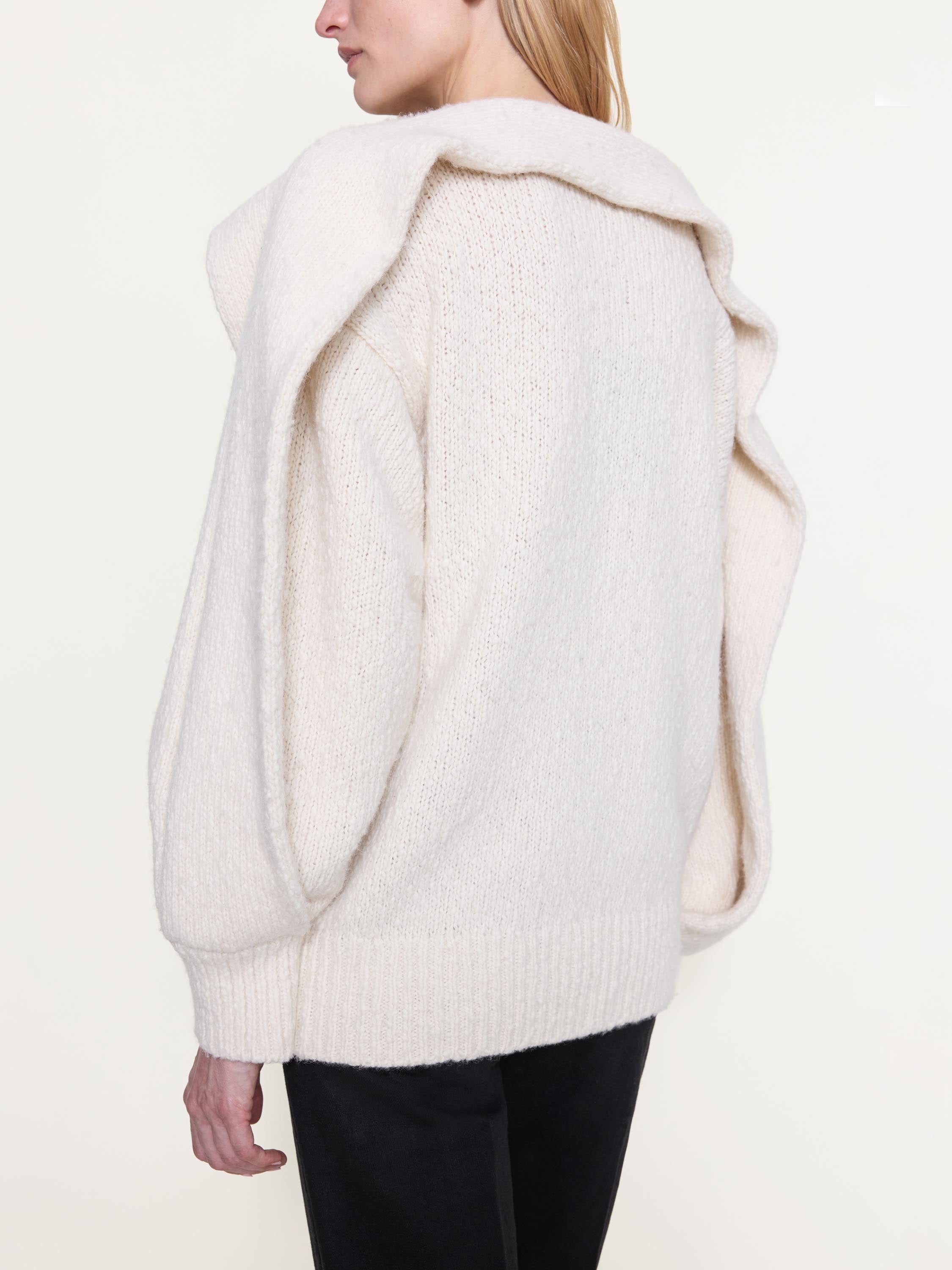 OS32171-KW2609-0106-Umber-Sweater-in-Buff-DETAIL