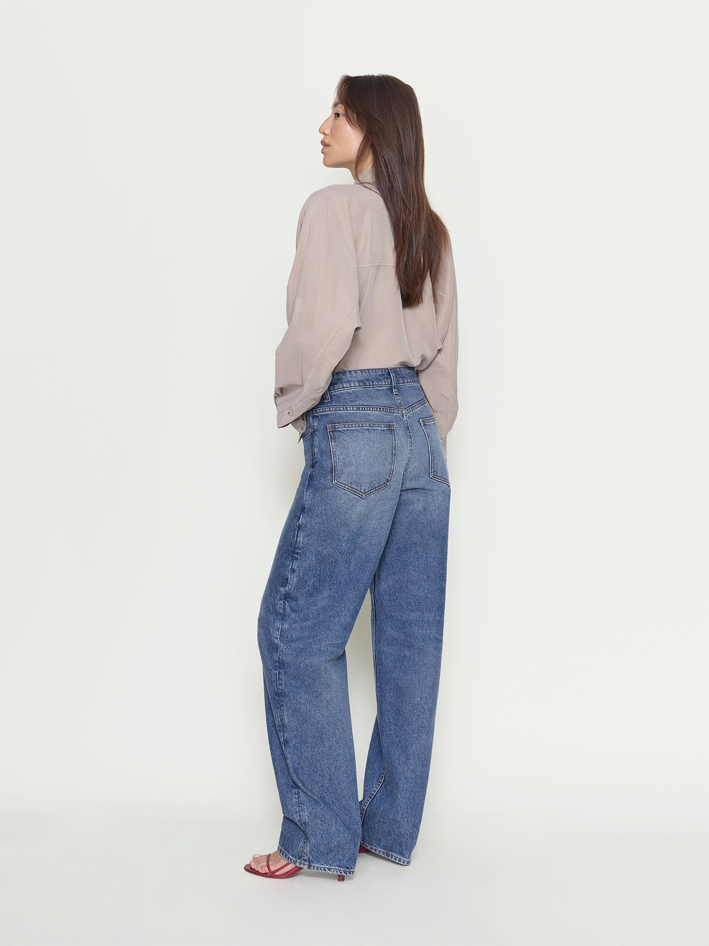 Ossou_PF26_OS11003-DR2501-0405_RIDER.JEAN_CLOUD.WASH_BACK