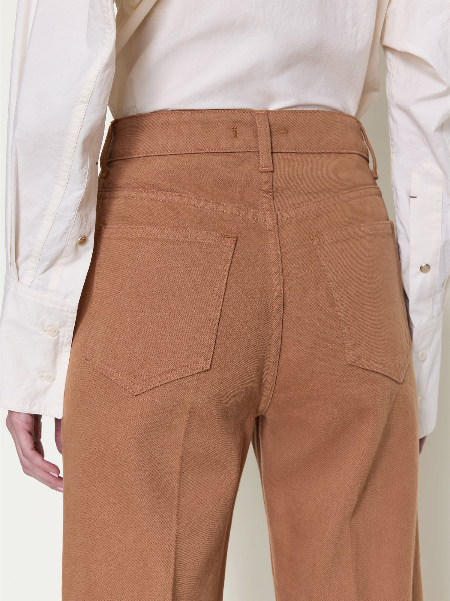 Ossou_PF26_OS11007-DR2506-0258_NOON.JEAN_SADDLE_DETAIL_1