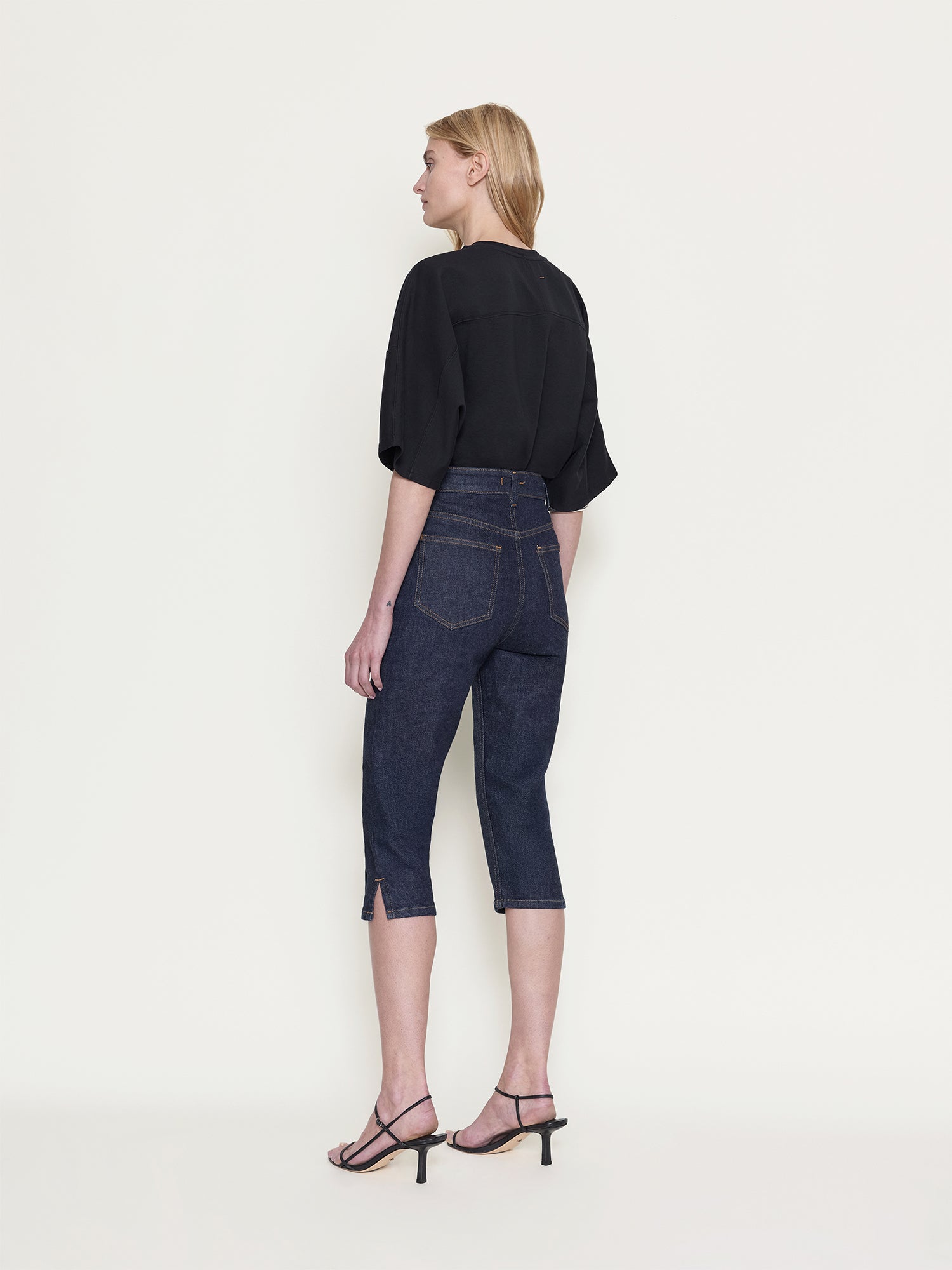 Ossou_PF26_OS11158-DS2505-0401_RUSSET.JEAN_SABLE.STRETCH_BACK