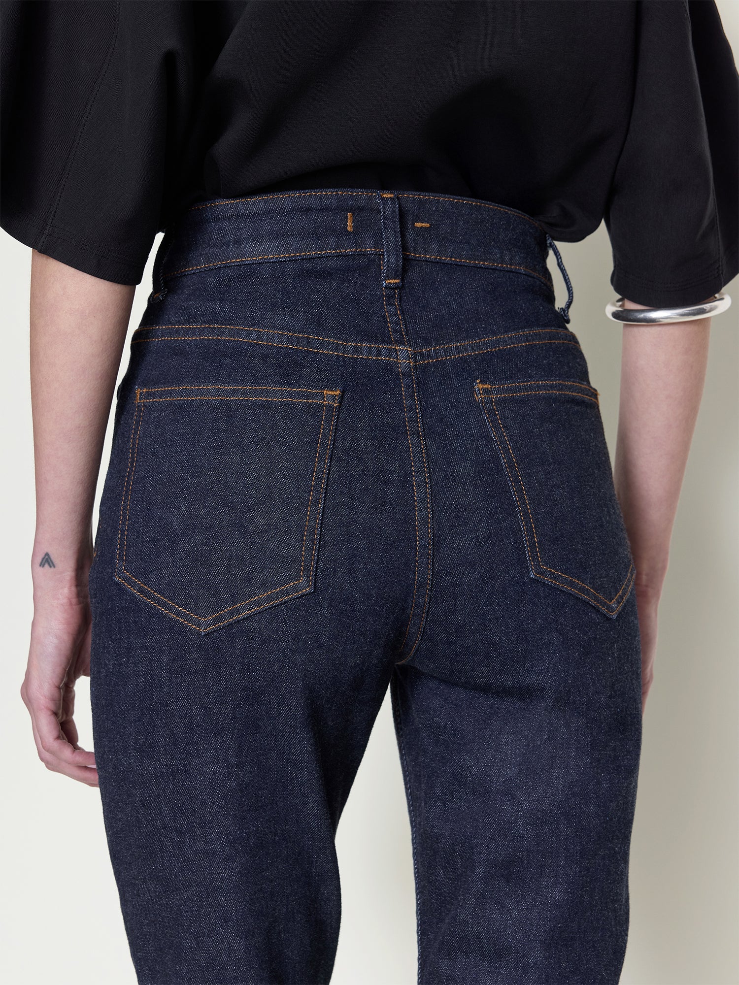 Ossou_PF26_OS11158-DS2505-0401_RUSSET.JEAN_SABLE.STRETCH_DETAIL_1
