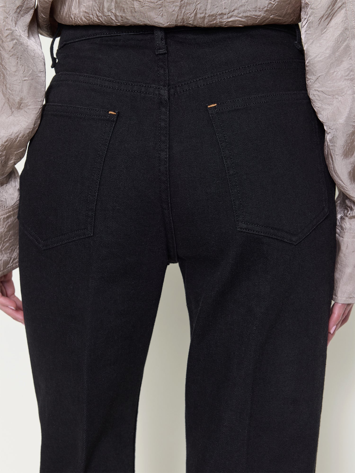 Ossou_PS27_OS11001-DS2606-0000_HOVER.STRETCH.JEAN_DUSK_DETAIL_1