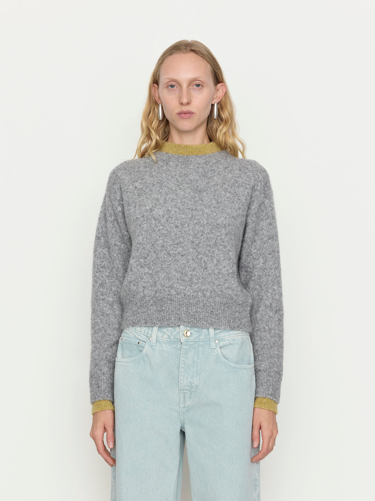 Ossou_PS27_OS32229-KW2611-0026_JONAS.PULLOVER_STONE.CITRON_FRONT