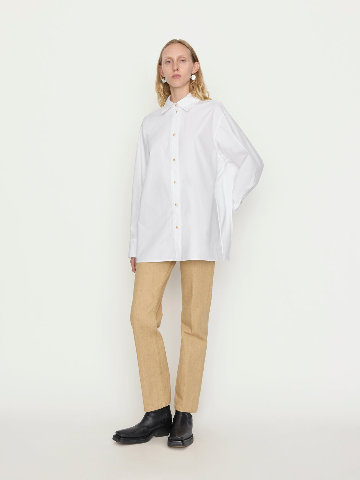 Mara-Shirt-in-Milk_OS22263-RC2501-0101_FRONT