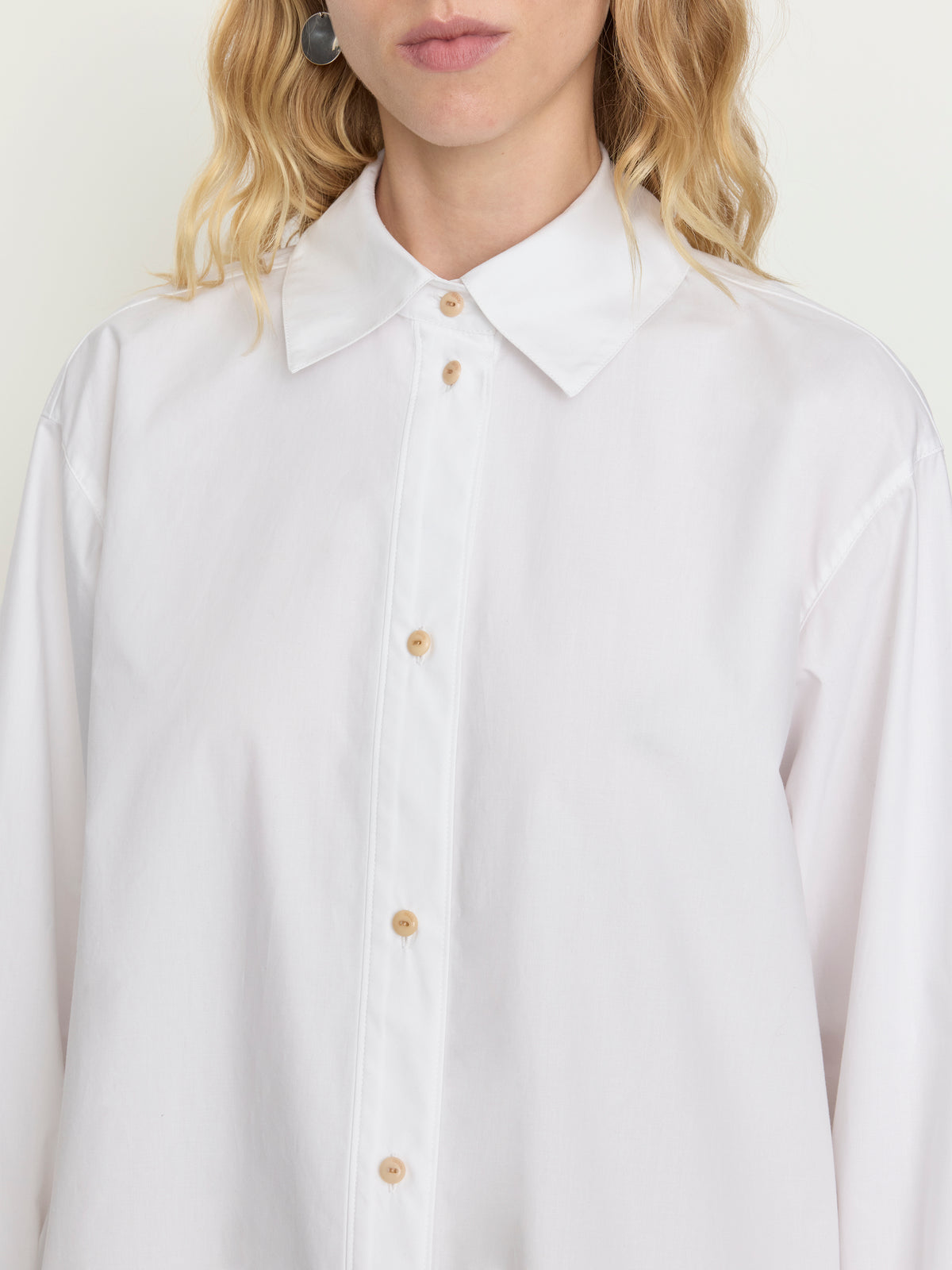 Mara-Shirt-in-Milk_OS22263-RC2501-0101_DETAIL_2