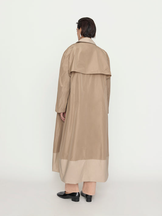 Marenne-Trench-in-Rye-and-Dune_OS24255-RT2502-0284_BACK