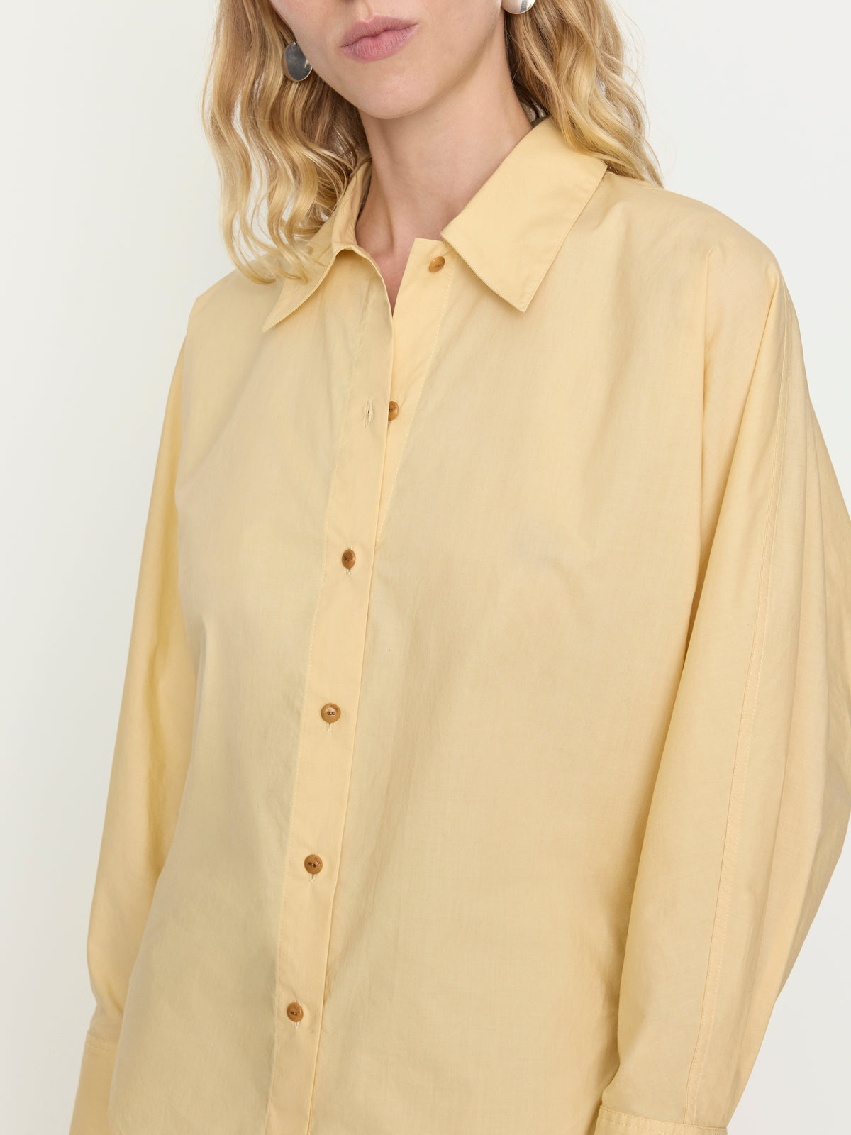 Ridge-Shirt-in-Butter_OS22012-RC2501-0700_DETAIL_1