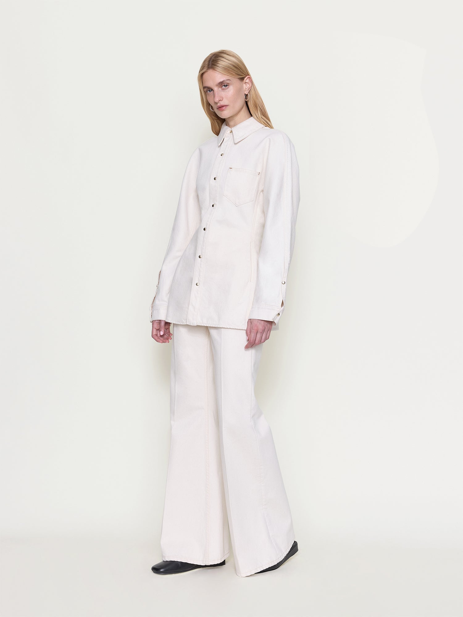 Ossou_SS26_OS12037-DR2505-0103_CINCH.SHIRT_BUFF_MAIN