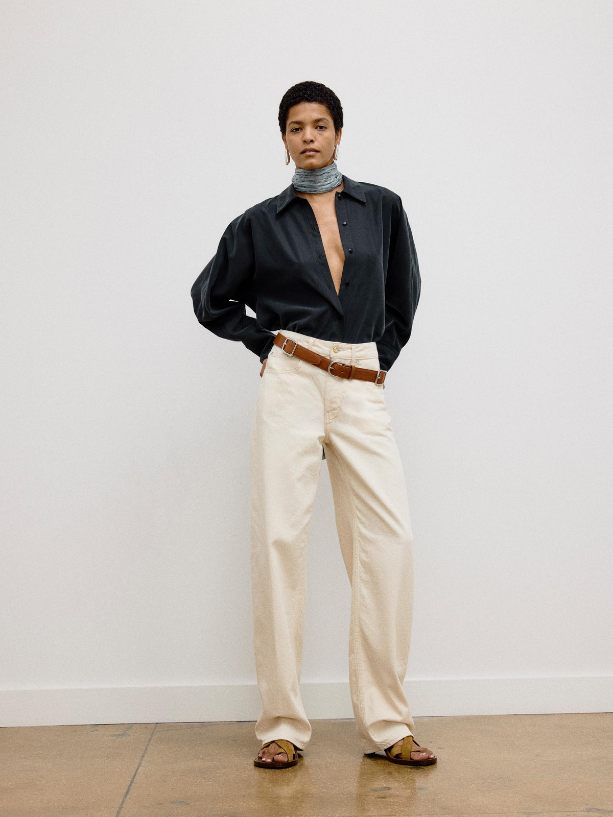 Rider-Pant-in-Ecru_OS11003-DT2501-0108_EDITORIAL